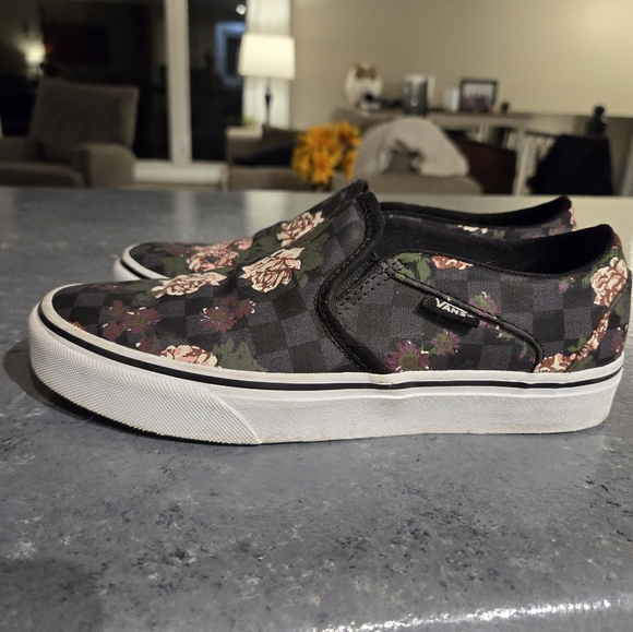 Vans Slip ons - Picture 3 of 7